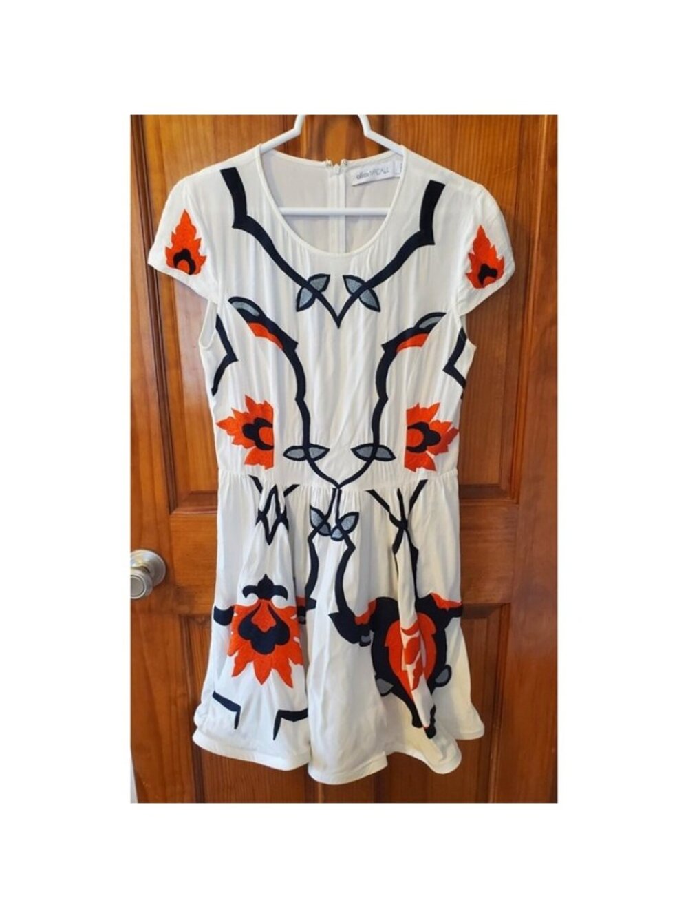 Alice McCall Dress size 6 White Midi Embroidered Floral